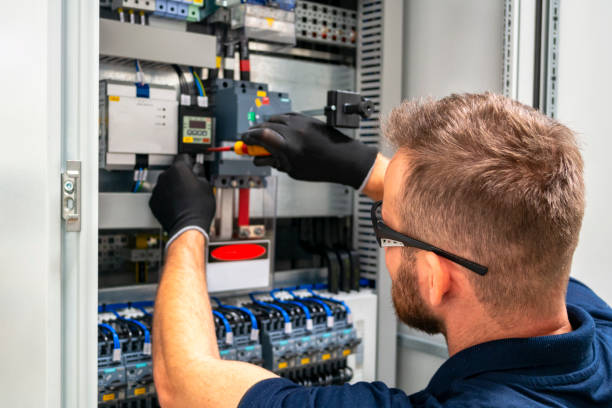 Best Emergency Electrical Repair  in Everett, WA